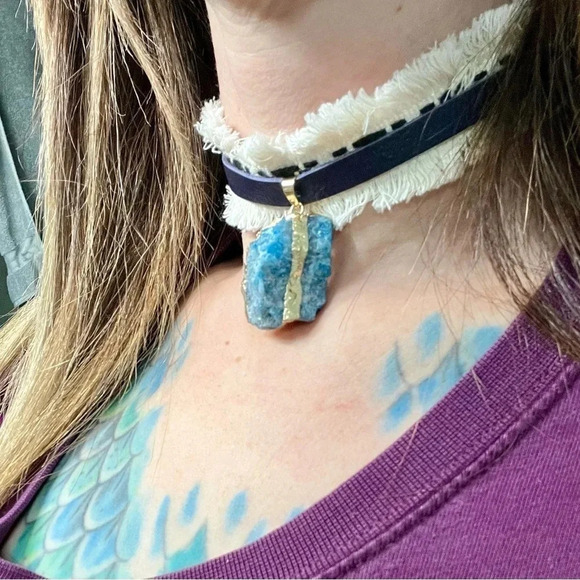 New Leather and Fringe Choker with a Blue Apatite Pendant - Picture 4 of 8